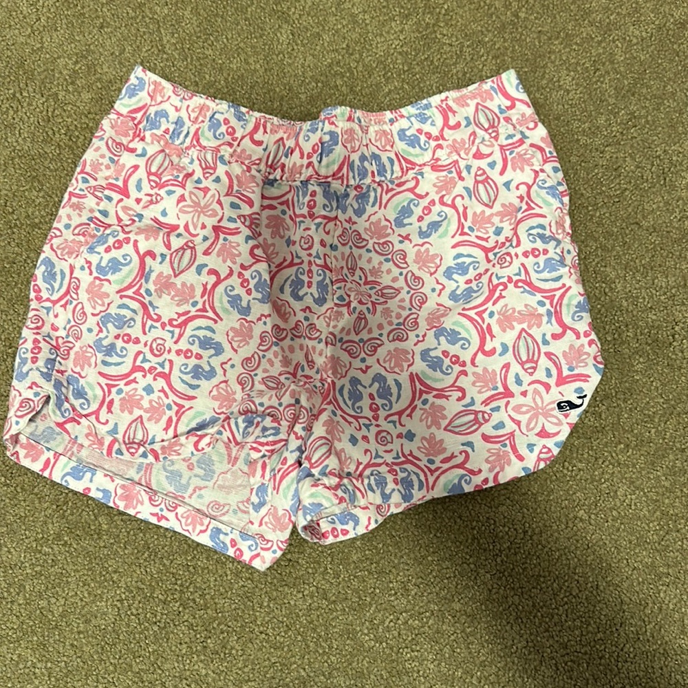 Vineyard Vines pull on shorts
